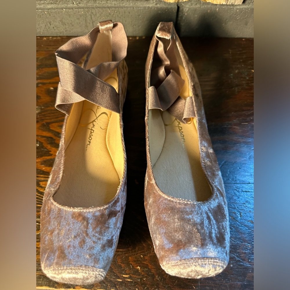 Jessica Simpson Mandalaye flat